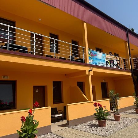 Apartmany Hawaii Patince Ngoại thất bức ảnh